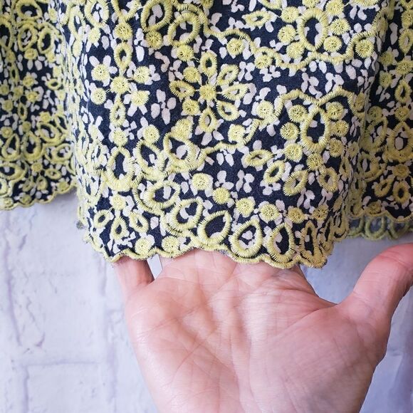 FEVER Embroidery Floral Peasant Top - Picture 3 of 11